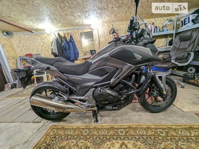 Сірий Хонда NC 750XA, об'ємом двигуна 0.75 л та пробігом 25 тис. км за 7100 $, фото 9 на Automoto.ua