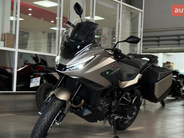 Хонда NT 1100, объемом двигателя 1.08 л и пробегом 0 тыс. км за 18144 $, фото 5 на Automoto.ua