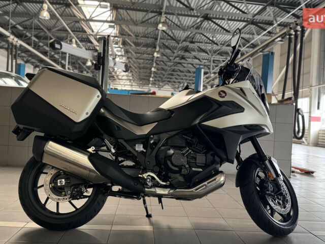 Хонда NT 1100, объемом двигателя 1.08 л и пробегом 0 тыс. км за 18144 $, фото 1 на Automoto.ua