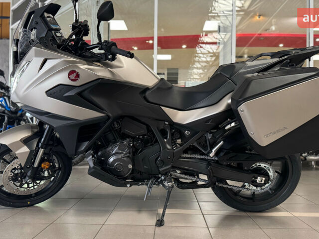 Хонда NT 1100, объемом двигателя 1.08 л и пробегом 0 тыс. км за 18144 $, фото 7 на Automoto.ua