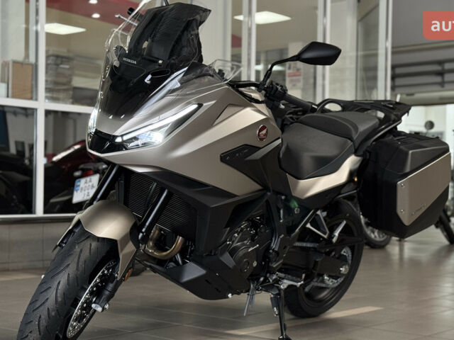 Хонда NT 1100, объемом двигателя 1.08 л и пробегом 0 тыс. км за 16829 $, фото 4 на Automoto.ua