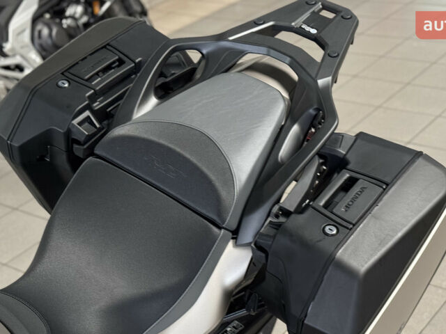 Хонда NT 1100, объемом двигателя 1.08 л и пробегом 0 тыс. км за 16829 $, фото 21 на Automoto.ua