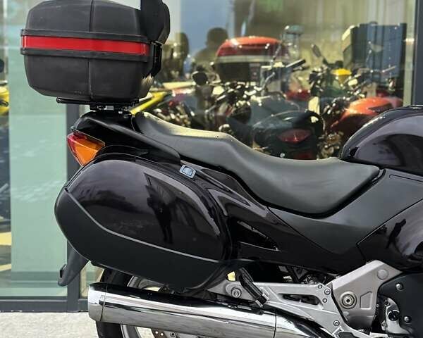 Фиолетовый Хонда NT 650V Deauville, объемом двигателя 0.65 л и пробегом 38 тыс. км за 3499 $, фото 24 на Automoto.ua