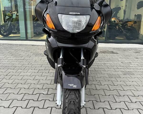 Фиолетовый Хонда NT 650V Deauville, объемом двигателя 0.65 л и пробегом 38 тыс. км за 3499 $, фото 2 на Automoto.ua