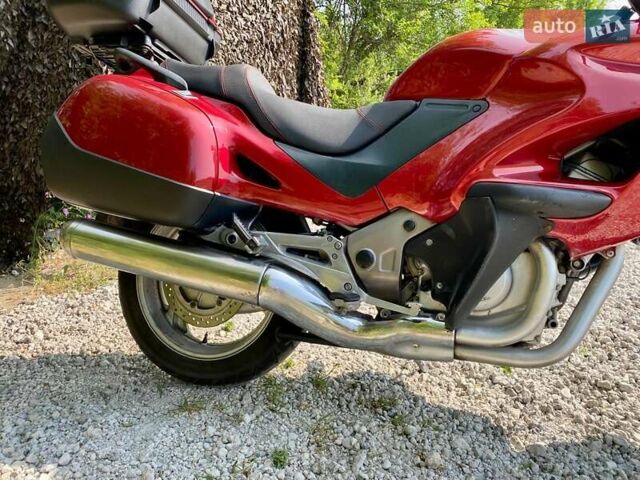 Красный Хонда NT 650V Deauville, объемом двигателя 0.65 л и пробегом 50 тыс. км за 3800 $, фото 1 на Automoto.ua