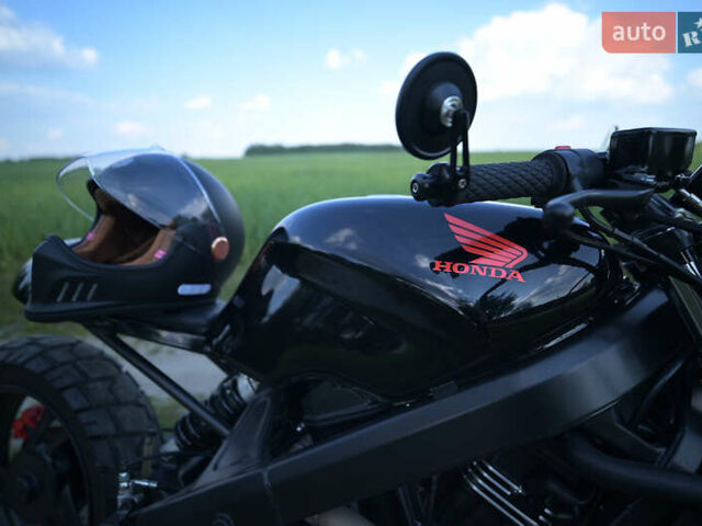 Красный Хонда NTV 650 (Revere), объемом двигателя 0.65 л и пробегом 50 тыс. км за 6500 $, фото 4 на Automoto.ua