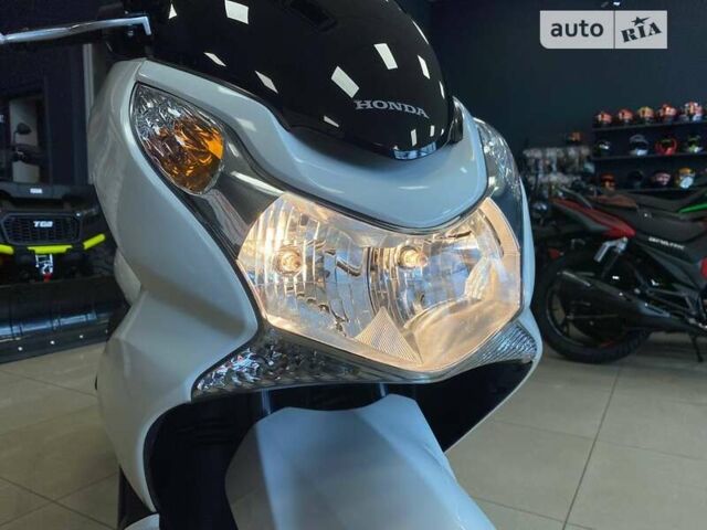 Белый Хонда PCX 150, объемом двигателя 0 л и пробегом 24 тыс. км за 2400 $, фото 12 на Automoto.ua