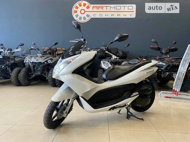 Белый Хонда PCX 150, объемом двигателя 0 л и пробегом 24 тыс. км за 2400 $, фото 1 на Automoto.ua