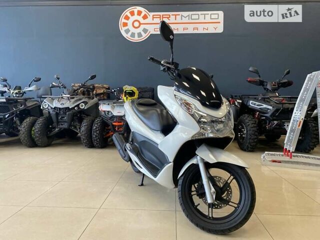 Белый Хонда PCX 150, объемом двигателя 0 л и пробегом 24 тыс. км за 2400 $, фото 10 на Automoto.ua