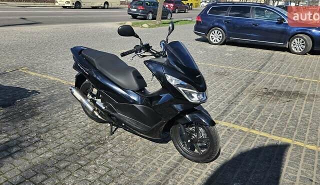 Чорний Хонда PCX 150, об'ємом двигуна 0 л та пробігом 28 тис. км за 2000 $, фото 3 на Automoto.ua