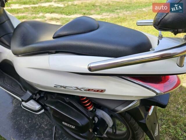 Хонда PCX 150, объемом двигателя 0 л и пробегом 20 тыс. км за 2000 $, фото 11 на Automoto.ua