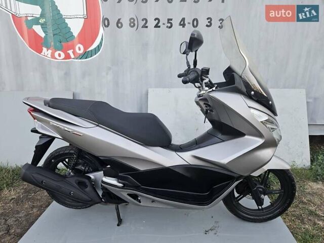 Хонда PCX 150, объемом двигателя 0 л и пробегом 25 тыс. км за 2399 $, фото 14 на Automoto.ua