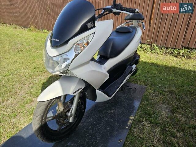 Хонда PCX 150, объемом двигателя 0 л и пробегом 20 тыс. км за 2000 $, фото 3 на Automoto.ua