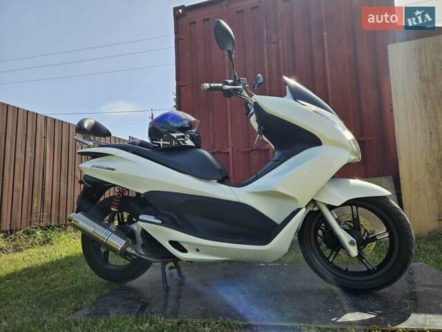 Хонда PCX 150, объемом двигателя 0 л и пробегом 20 тыс. км за 2000 $, фото 1 на Automoto.ua