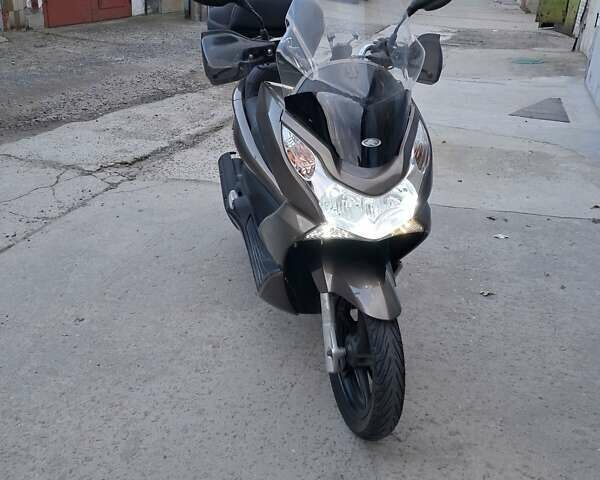 Хонда PCX 150, объемом двигателя 0 л и пробегом 35 тыс. км за 1850 $, фото 3 на Automoto.ua