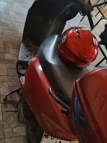 Красный Хонда SCV 100, объемом двигателя 0.1 л и пробегом 20 тыс. км за 630 $, фото 2 на Automoto.ua