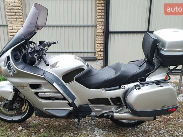 Серый Хонда ST 1100 Pan European, объемом двигателя 1.08 л и пробегом 66 тыс. км за 4700 $, фото 10 на Automoto.ua