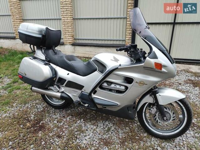 Серый Хонда ST 1100 Pan European, объемом двигателя 1.08 л и пробегом 66 тыс. км за 4700 $, фото 12 на Automoto.ua