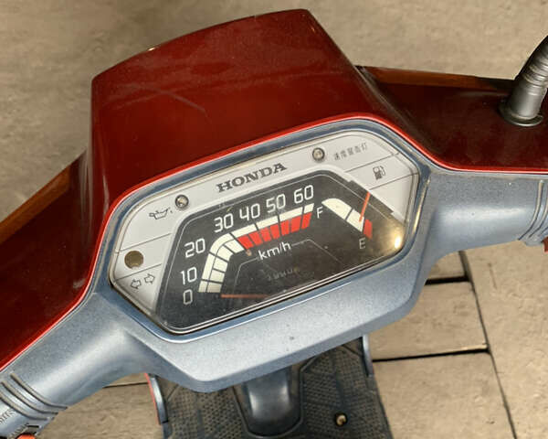 Красный Хонда Tact AF-09, объемом двигателя 0.05 л и пробегом 7 тыс. км за 263 $, фото 4 на Automoto.ua