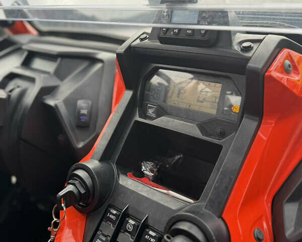 Красный Хонда Talon 1000, объемом двигателя 1 л и пробегом 6 тыс. км за 23500 $, фото 9 на Automoto.ua