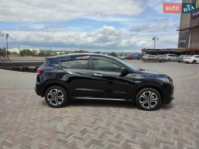 Черный Хонда Vezel, объемом двигателя 1.5 л и пробегом 61 тыс. км за 17950 $, фото 2 на Automoto.ua