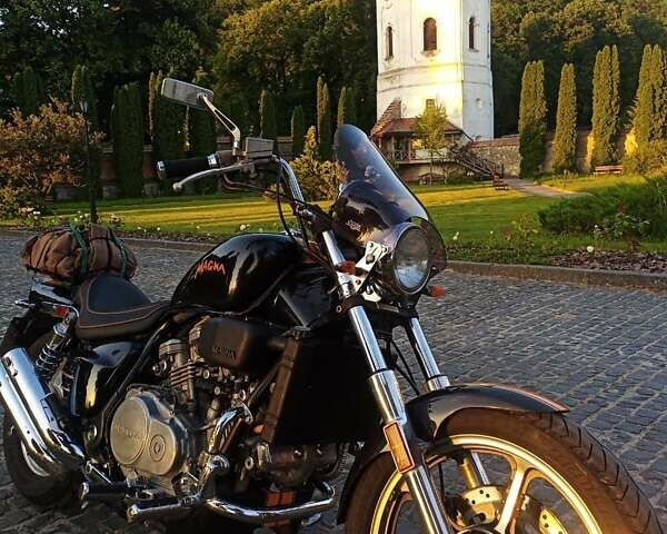 Черный Хонда VF 750 Magna, объемом двигателя 0.7 л и пробегом 33 тыс. км за 3600 $, фото 4 на Automoto.ua