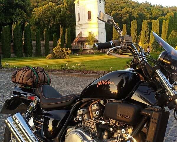 Черный Хонда VF 750 Magna, объемом двигателя 0.7 л и пробегом 33 тыс. км за 3600 $, фото 5 на Automoto.ua