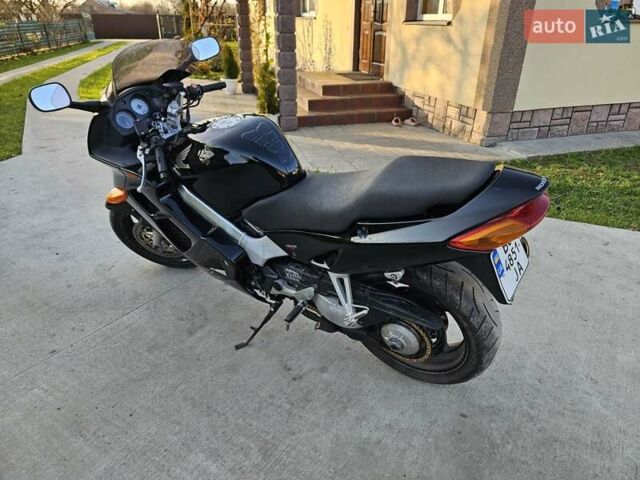 Чорний Хонда VFR 800F Interceptor, об'ємом двигуна 0.8 л та пробігом 106 тис. км за 3800 $, фото 7 на Automoto.ua