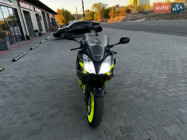Чорний Хонда VFR 800F Interceptor, об'ємом двигуна 0.78 л та пробігом 60 тис. км за 4500 $, фото 4 на Automoto.ua