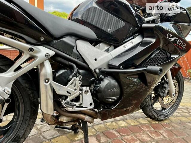 Черный Хонда VFR 800F Interceptor, объемом двигателя 0.78 л и пробегом 51 тыс. км за 5300 $, фото 3 на Automoto.ua