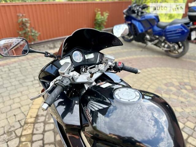 Черный Хонда VFR 800F Interceptor, объемом двигателя 0.78 л и пробегом 51 тыс. км за 5300 $, фото 2 на Automoto.ua