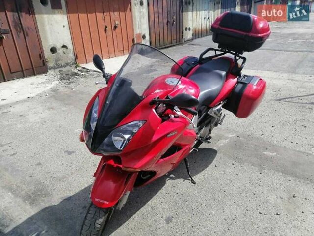 Красный Хонда VFR 800F Interceptor, объемом двигателя 0.78 л и пробегом 54 тыс. км за 5000 $, фото 2 на Automoto.ua