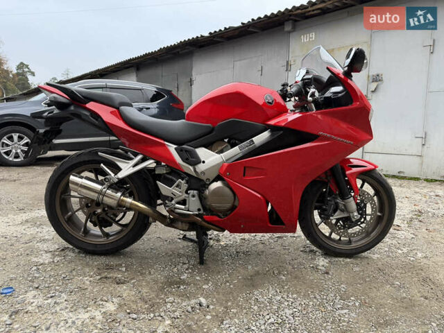 Хонда VFR 800F Interceptor 2015 у Києві на Automoto.ua Червоний Хонда VFR 800F Interceptor, об'ємом двигуна 0.8 л та пробігом 15 тис. км за 7900 $, фото 2 на Automoto.ua