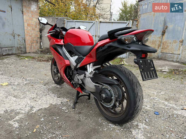Хонда VFR 800F Interceptor 2015 у Києві на Automoto.ua Червоний Хонда VFR 800F Interceptor, об'ємом двигуна 0.8 л та пробігом 15 тис. км за 7900 $, фото 7 на Automoto.ua