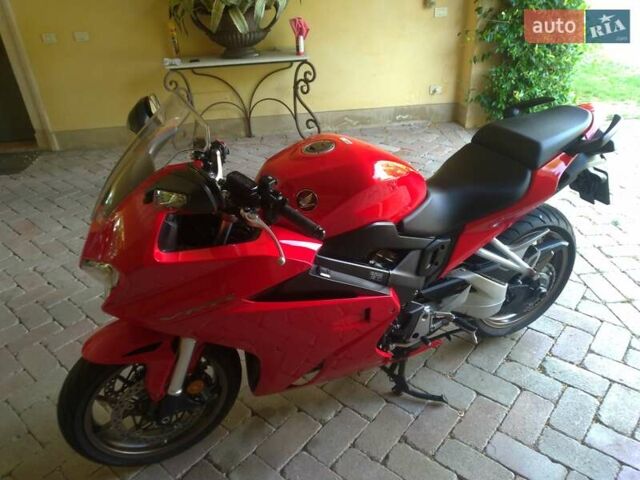 Червоний Хонда VFR 800F Interceptor, об'ємом двигуна 0.8 л та пробігом 15 тис. км за 10900 $, фото 14 на Automoto.ua