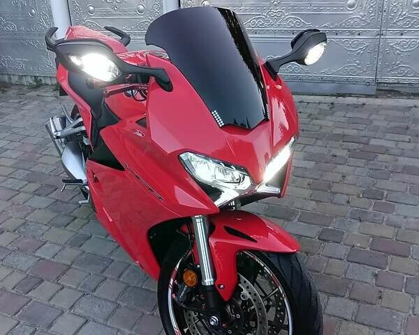 Червоний Хонда VFR 800F Interceptor, об'ємом двигуна 0.8 л та пробігом 15 тис. км за 10900 $, фото 1 на Automoto.ua