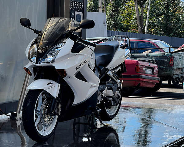 Хонда VFR 800F Interceptor, объемом двигателя 0 л и пробегом 34 тыс. км за 4400 $, фото 7 на Automoto.ua