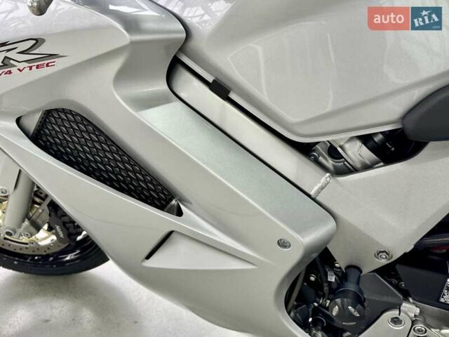 Хонда VFR 800F Interceptor, объемом двигателя 0.8 л и пробегом 38 тыс. км за 5599 $, фото 14 на Automoto.ua