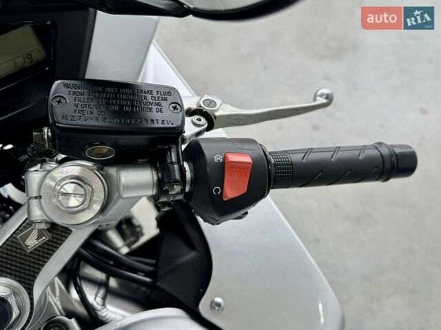 Хонда VFR 800F Interceptor, объемом двигателя 0.8 л и пробегом 38 тыс. км за 5599 $, фото 17 на Automoto.ua