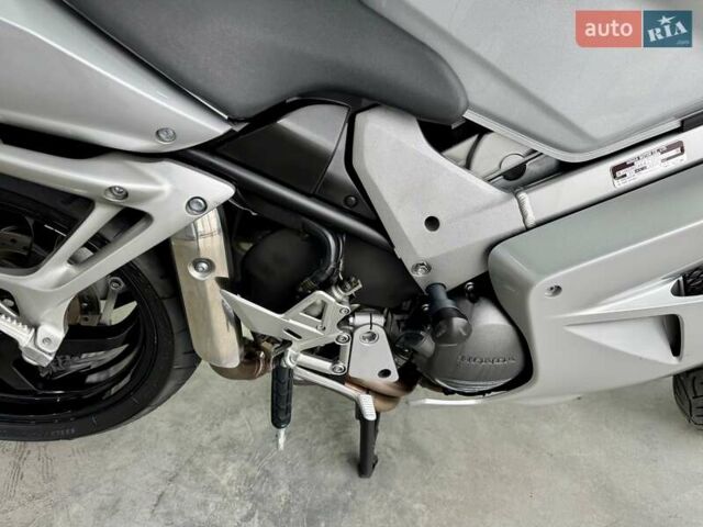 Хонда VFR 800F Interceptor, объемом двигателя 0.8 л и пробегом 38 тыс. км за 5599 $, фото 8 на Automoto.ua