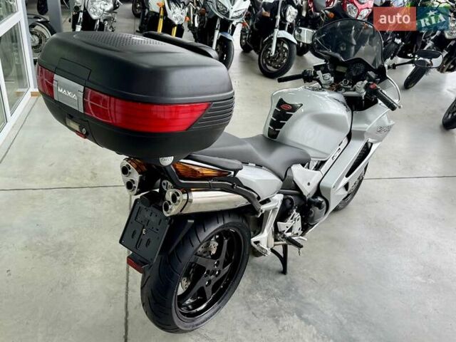 Хонда VFR 800F Interceptor, объемом двигателя 0.8 л и пробегом 38 тыс. км за 5599 $, фото 2 на Automoto.ua