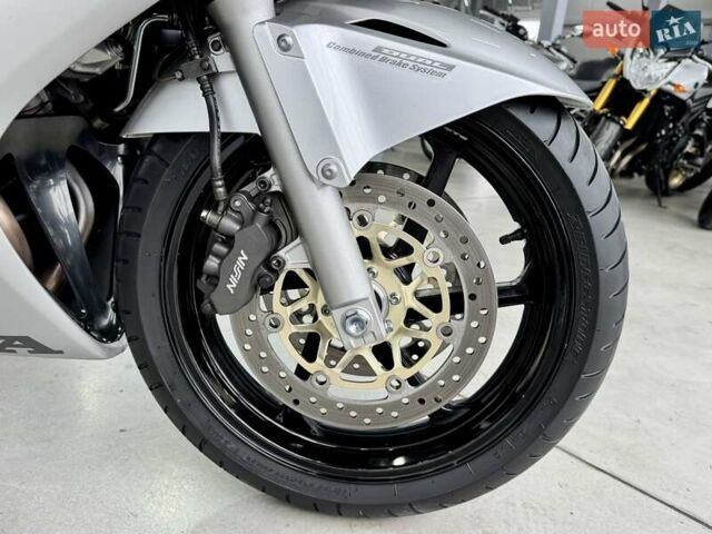 Хонда VFR 800F Interceptor, объемом двигателя 0.8 л и пробегом 38 тыс. км за 5599 $, фото 6 на Automoto.ua