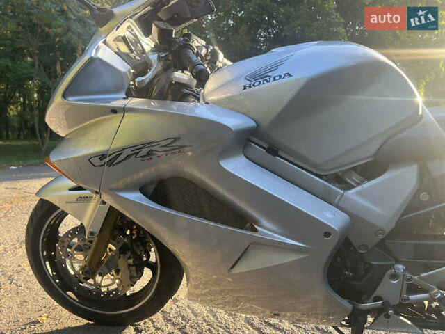 Хонда VFR 800F Interceptor, об'ємом двигуна 0.8 л та пробігом 8 тис. км за 4950 $, фото 14 на Automoto.ua