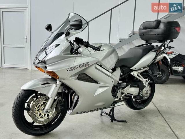 Хонда VFR 800F Interceptor, объемом двигателя 0.8 л и пробегом 38 тыс. км за 5599 $, фото 4 на Automoto.ua