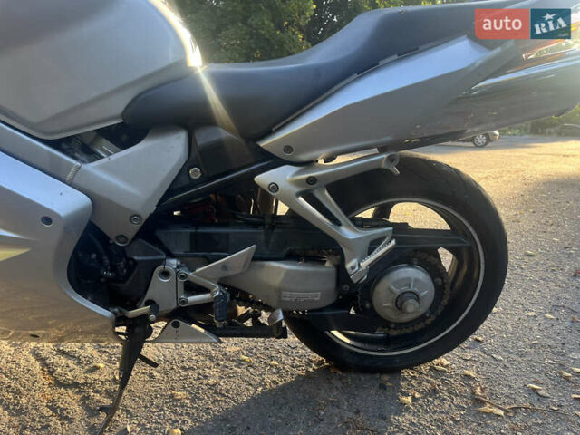 Хонда VFR 800F Interceptor, об'ємом двигуна 0.8 л та пробігом 8 тис. км за 4950 $, фото 15 на Automoto.ua