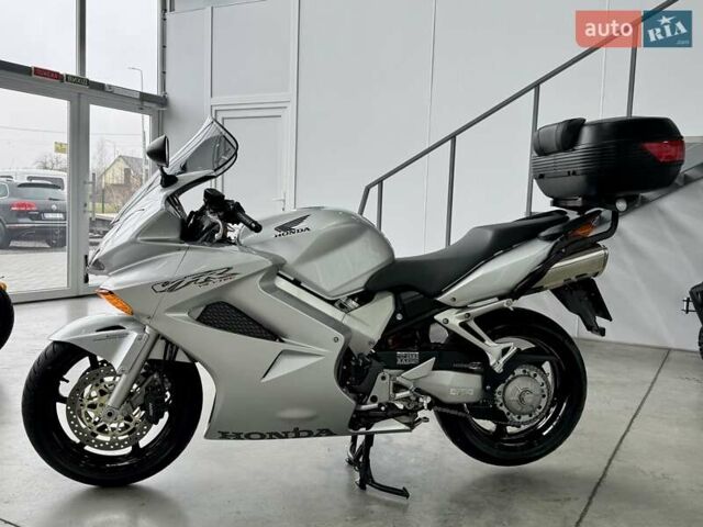Хонда VFR 800F Interceptor, объемом двигателя 0.8 л и пробегом 38 тыс. км за 5599 $, фото 3 на Automoto.ua