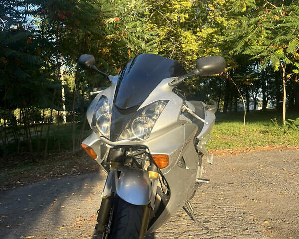 Хонда VFR 800F Interceptor, об'ємом двигуна 0.8 л та пробігом 8 тис. км за 4950 $, фото 2 на Automoto.ua