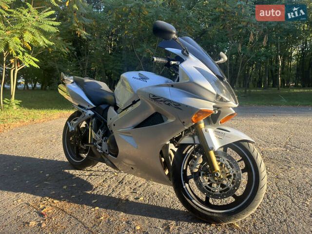Хонда VFR 800F Interceptor, об'ємом двигуна 0.8 л та пробігом 8 тис. км за 4950 $, фото 5 на Automoto.ua