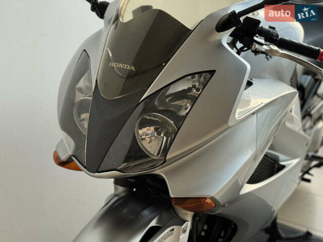 Хонда VFR 800F Interceptor, объемом двигателя 0.8 л и пробегом 60 тыс. км за 5500 $, фото 23 на Automoto.ua