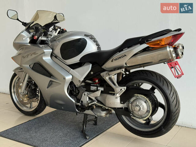 Хонда VFR 800F Interceptor, объемом двигателя 0.8 л и пробегом 60 тыс. км за 5500 $, фото 8 на Automoto.ua